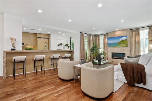 447 N. Doheny Drive #102,  Beverly Hills, CA 90210