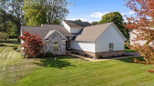 3176 Havenwood Dr,  White Lake, MI 48383