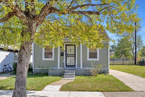 8100 Greenlawn St,  Detroit, MI 48204