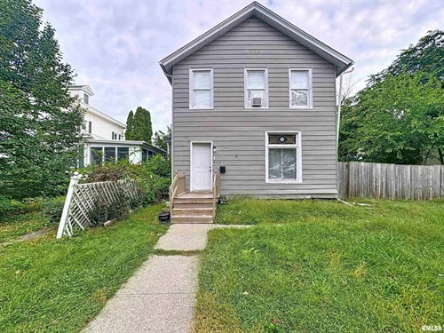 420 Kirkwood Blvd,  Davenport, IA 52803