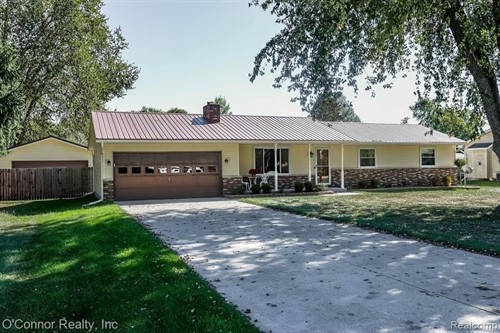 3082 Stoneybrook Ln,  Port Huron, MI 48060