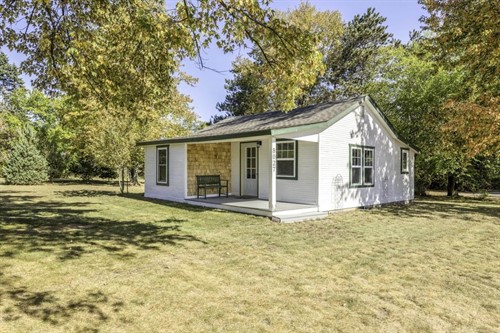 8027 Lakeshore Rd,  Lexington, MI 48450