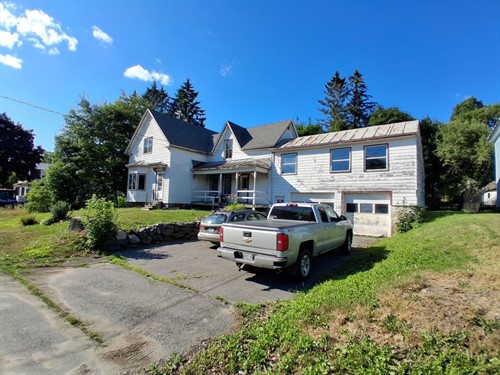 12 Jones St,  Madison, ME 04950