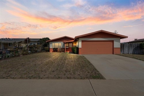 587 Mariposa St,  Salinas, CA 93906