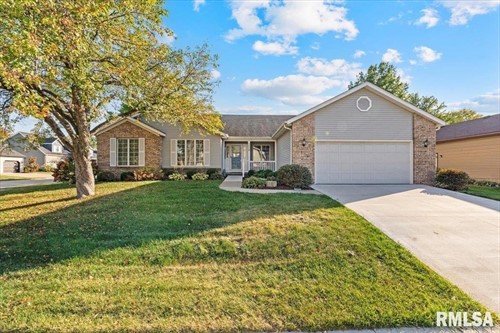 2605 Hunter Rd,  Bettendorf, IA 52722