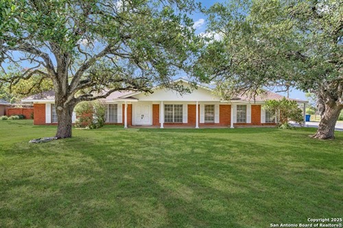 514 Hospital Blvd,  Floresville, TX 78114