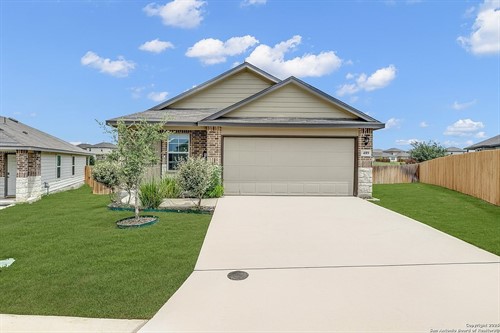 489 Middle Green Loop,  Floresville, TX 78114