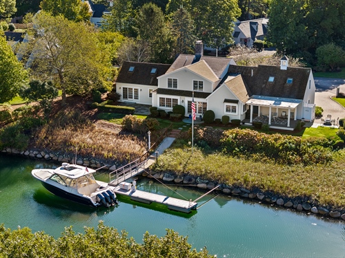 37 Five Gate Ln,  Falmouth, MA 02556