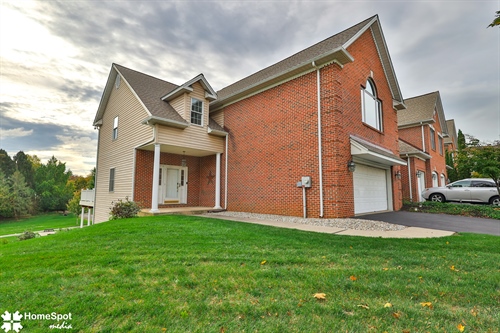 552 Parkside Court,  Allentown, PA 18104