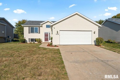 2620 W 54th St,  Davenport, IA 52806