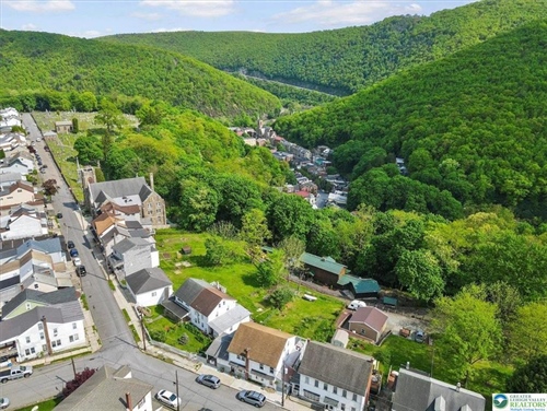 413 South Avenue, Jim Thorpe, PA 18229