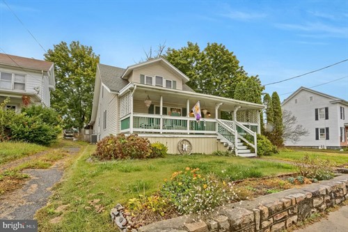 318 W Main St, Valley View, PA 17983