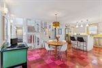 Large eat in kitchen with breakfast bar