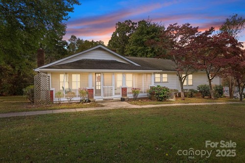 247 N Main St, New London, NC 28127