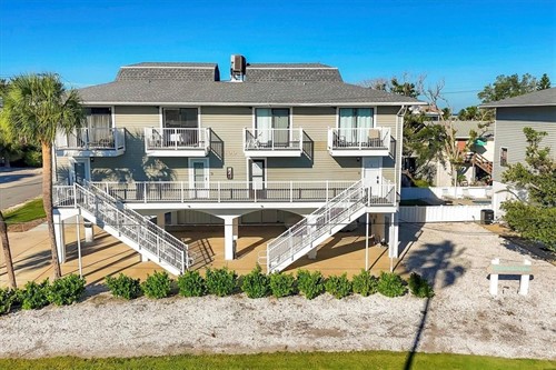 3400 6th Ave Apt 7,  Holmes Beach, FL 34217
