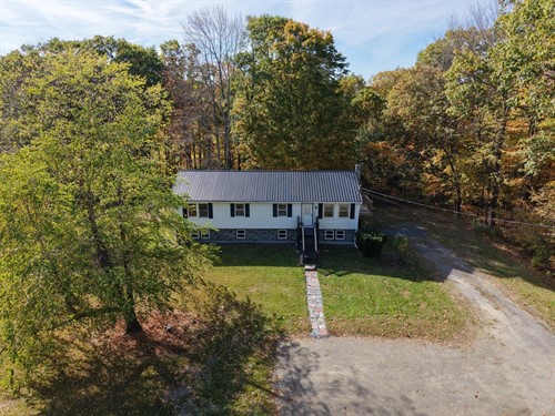 423 E River Rd,  Skowhegan, ME 04976