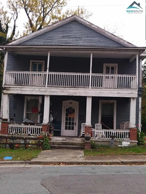 118 E Wilson St , Mount Airy, NC 27030