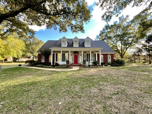 4055 Oakland Dr,  Olive Branch, MS 38654