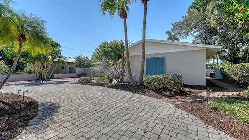 3530 Flores Ave,  Sarasota, FL 34239
