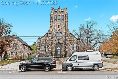 217 E Commerce St,  Milford Vlg, MI 48381