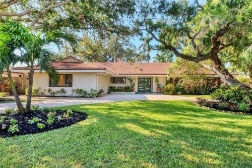 1610 S Lake Shore Dr,  Sarasota, FL 34231