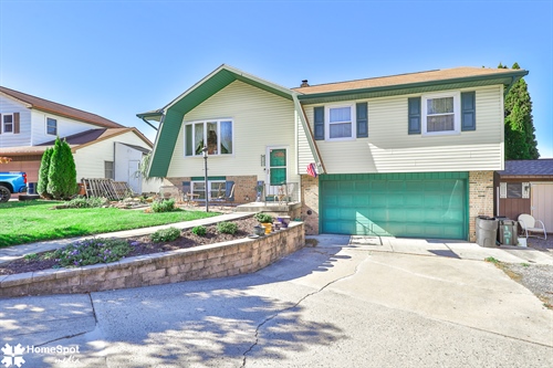 121 Woodcrest Circle, Allentown, PA 18103