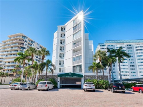 1770 Benjamin Franklin Dr Apt 401,  Sarasota, FL 34236