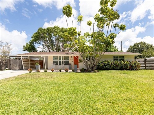 2933 Michigan St,  Sarasota, FL 34237