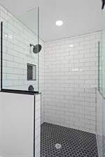 Oversized ShowerTrackless DoorRain-shower-head