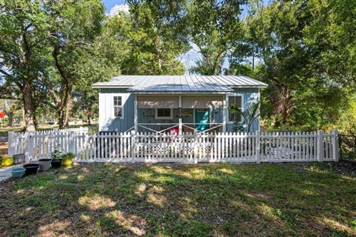 559 18th St E,  Bradenton, FL 34208