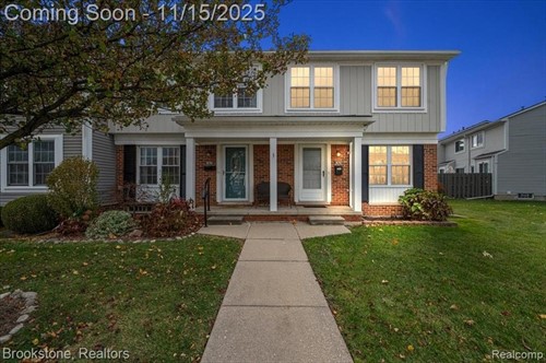 36702 Park Place Dr, Sterling Heights, MI 48310