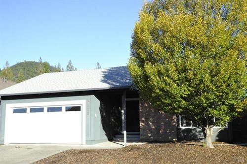 330 Orchard St,  Healdsburg, CA 95448