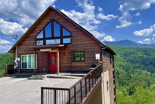216 W Pinnacle Dr,  Gatlinburg, TN 37738