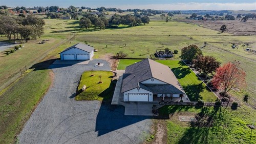 17 Sara Lex Ct,  Valley Springs, CA 95252