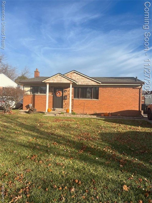 30504 Greater Mack Ave, Saint Clair Shores, MI 48082