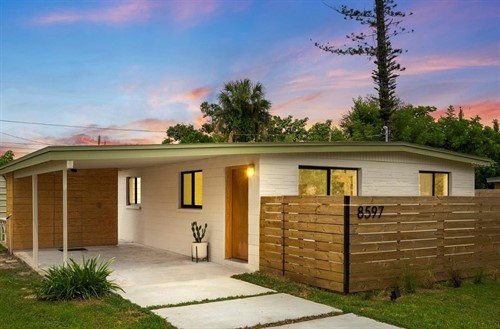 8597 93rd Ave,  Seminole, FL 33777