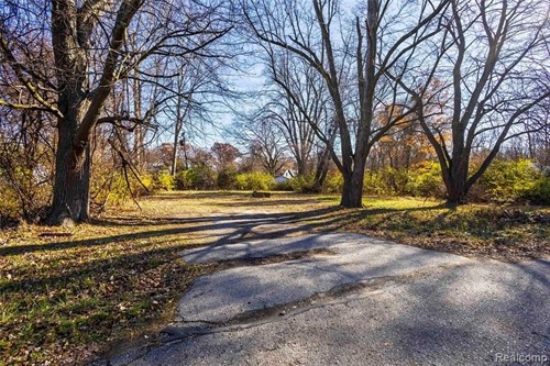 6073 Biddle St,  Romulus, MI 48174