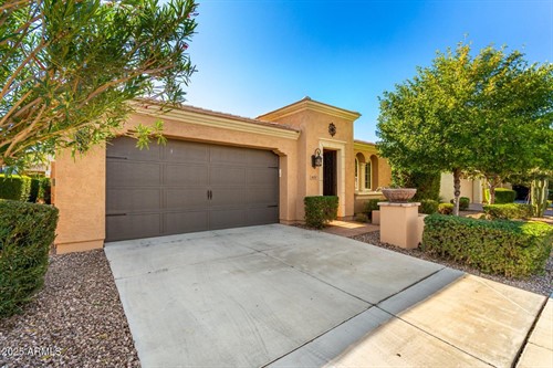 821 E Vesper Trl,  San Tan Valley, AZ 85140