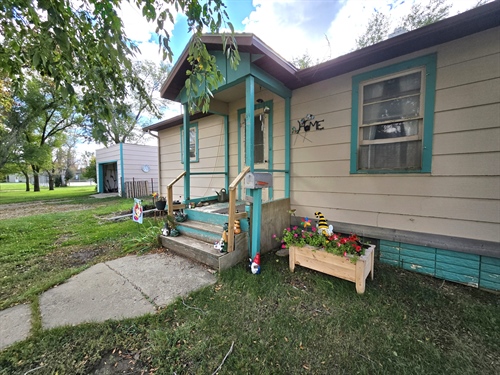 501 2nd Ave E., Lemmon, SD 57638