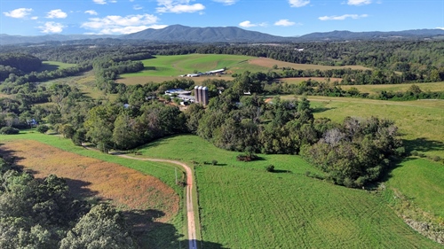 210 Hoha Lane, Rocky Mount, VA 24151