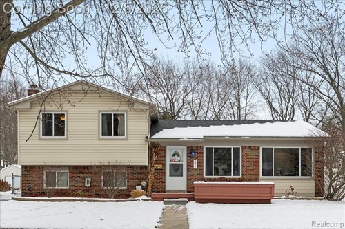 477 Barchester St, Westland, MI 48186