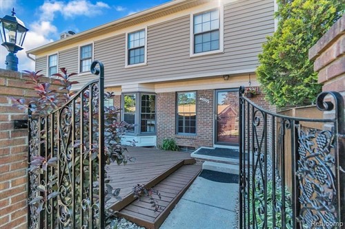 22224 Edgewater, Novi, MI 48375