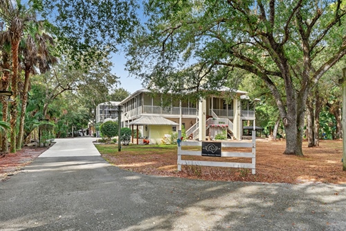 685 11th ST NW,  Naples, FL 34120