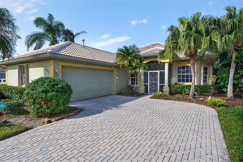 5121 Flagstone Dr,  Sarasota, FL 34238