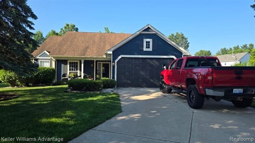 854 Westbrooke Dr,  South Lyon, MI 48178