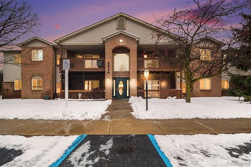 2536 Eagles Cir Unit 8,  Ypsilanti, MI 48197