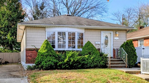 76 Peter Avenue,  Staten Island, NY 10306