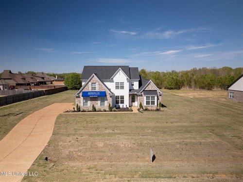 5290 Douglas Dr, Olive Branch, MS 38654