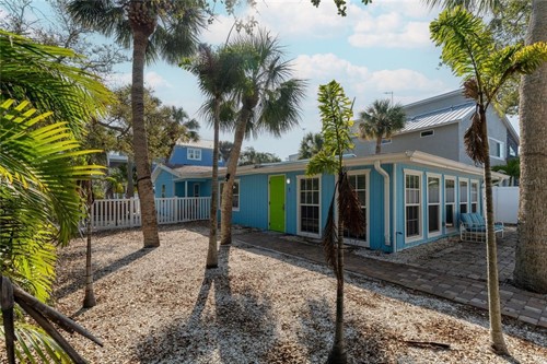 604 Avenida De Mayo,  Sarasota, FL 34242