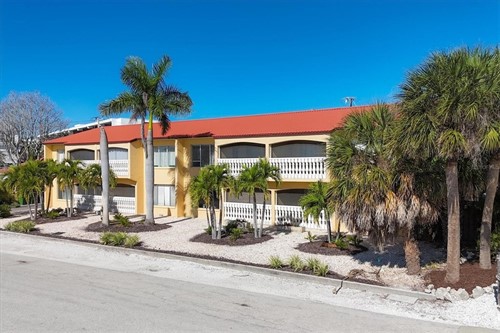 129 Tyler Dr Apt 103,  Sarasota, FL 34236